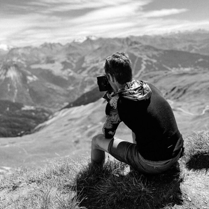 Pictours Paris introduces Alpine Adventures for unforgettable photo experiences in the stunning Alps.